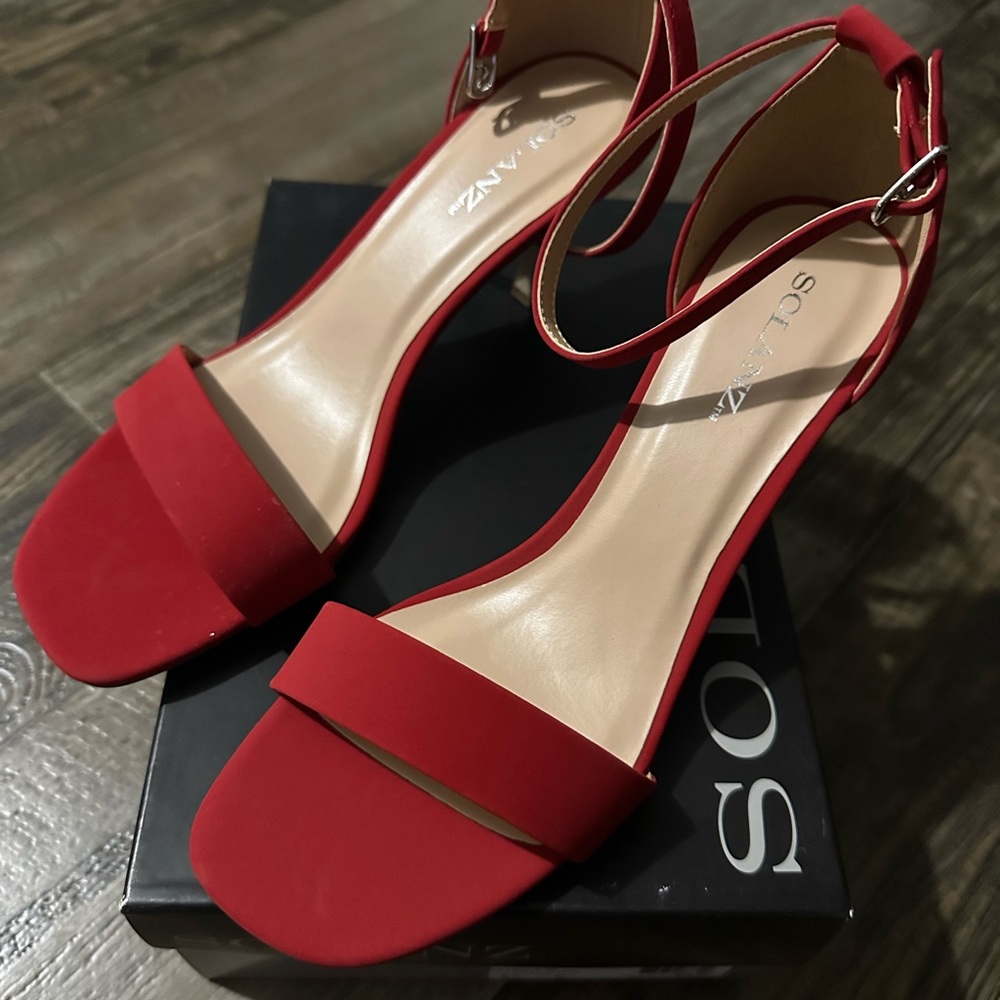 Solanz Hallie Red Heels New with Box size 8.5